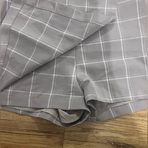 Short - Picture 2 of 3